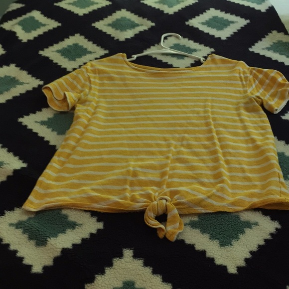 Yellow/white striped tie t-shirt - Picture 3 of 3
